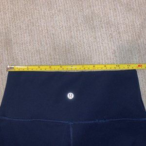 Lulu lemon Wunder Under Size 6 Navy